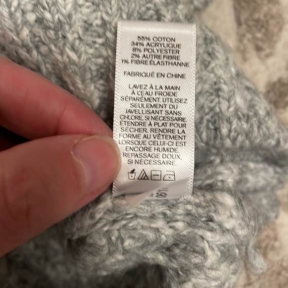 Express cold shoulder sweater NWOT - Picture 5 of 5